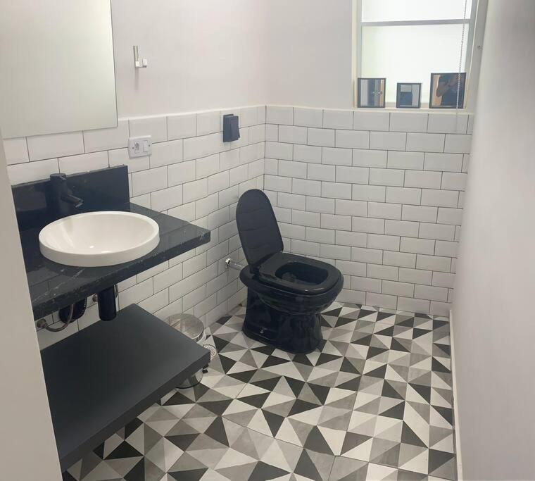 Casa Nova Bem Localizada E Confortavel. *