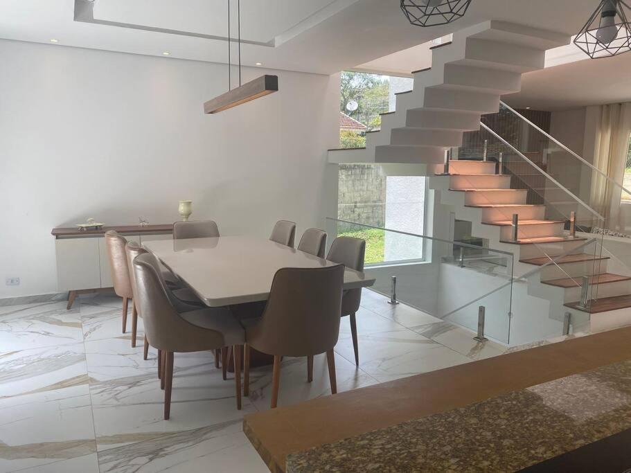 Casa de férias Casa Nova Bem Localizada E Confortavel. *
